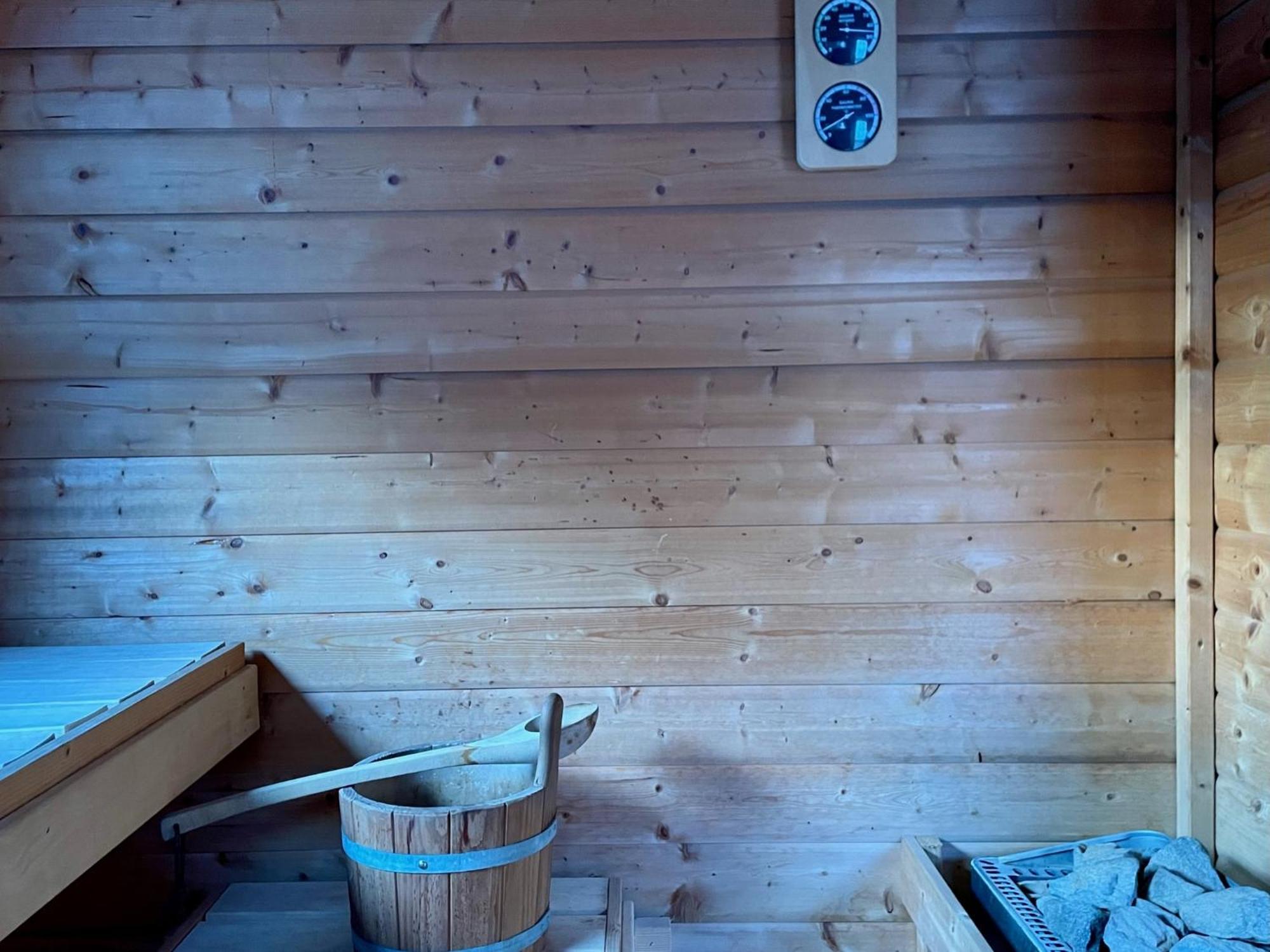 Modernes Holzhaus Im Skandinavischen Stil Mit Sauna, Garten Und 2 Katzen Нордерштедт Екстер'єр фото