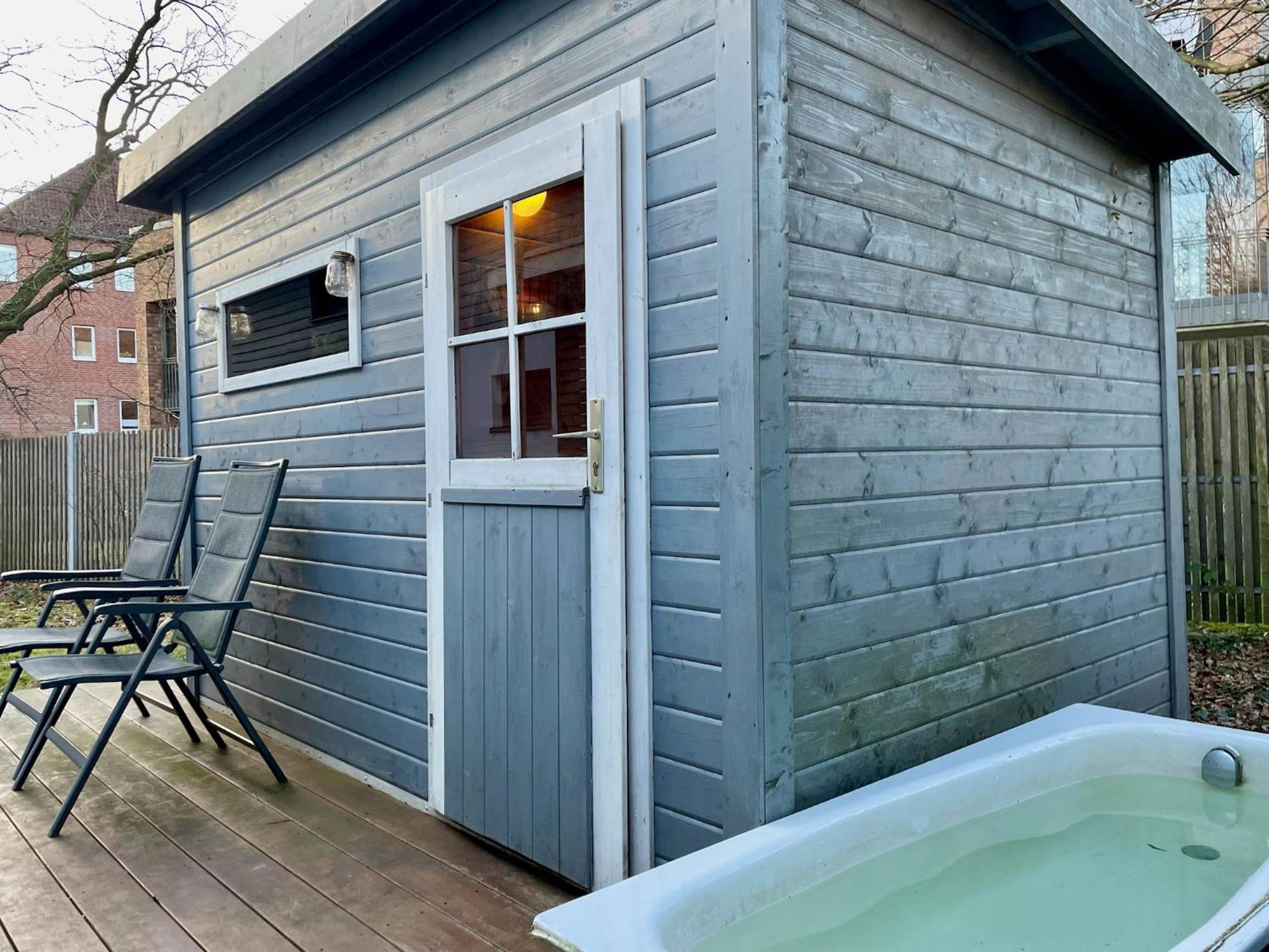 Modernes Holzhaus Im Skandinavischen Stil Mit Sauna, Garten Und 2 Katzen Нордерштедт Екстер'єр фото